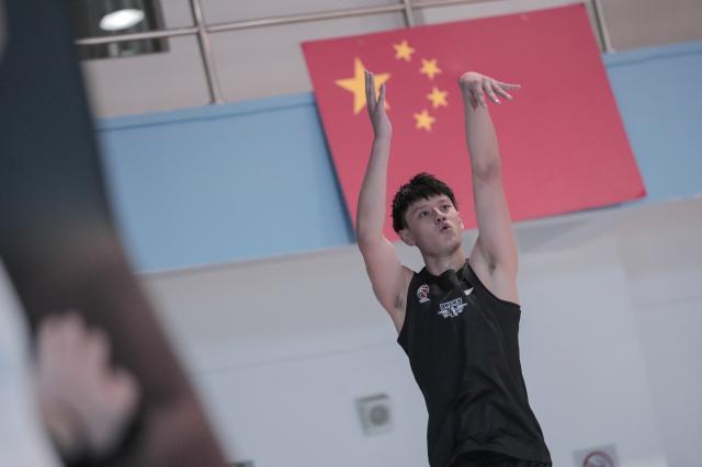 开云登录入口-曾凡博首次亮相首钢队公开课：天赋、人气、脚踏实地